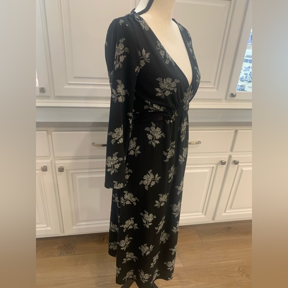 MICHAEL Michael Kors V-neck Tie Belt Midi Dress Black Cream Floral Size Medium - Picture 13 of 16